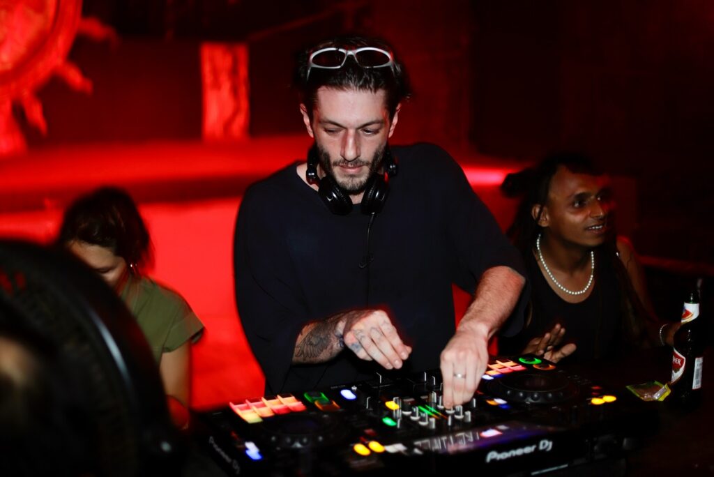 Instagram post from zwoosh.media. This post is in position 0.